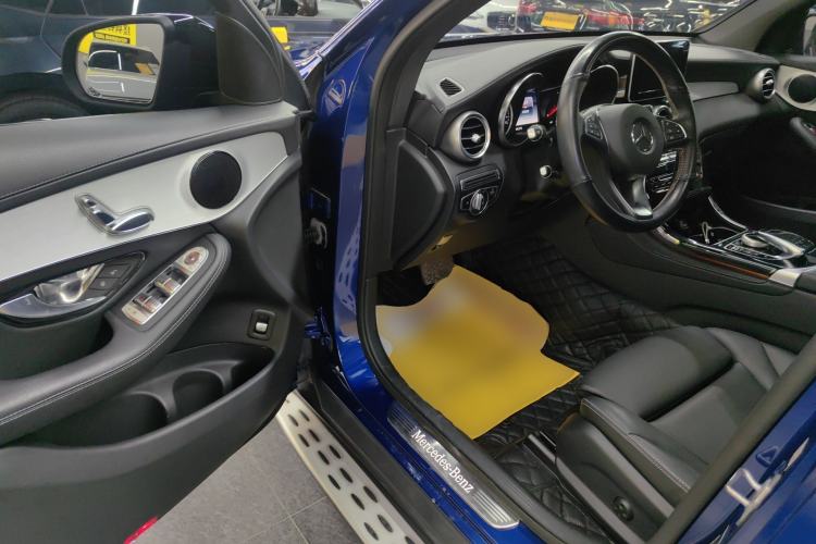 Used Mercedes-Benz GLC Coupe 2019 GLC 200 4MATIC Coupe SUV Interior 3