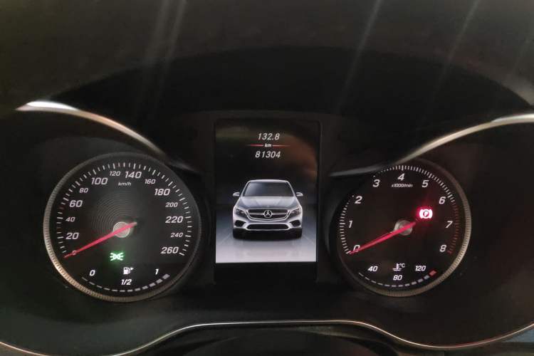Used Mercedes-Benz GLC Coupe 2019 Facelift GLC 260 4MATIC Coupe SUV Odometer Close Up