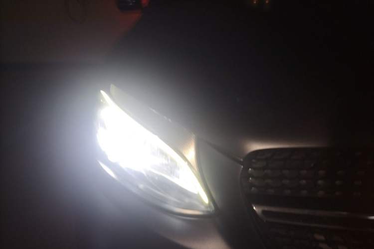 Used Mercedes-Benz GLC Coupe 2019 GLC 260 4MATIC Coupe SUV Right Front Headlight