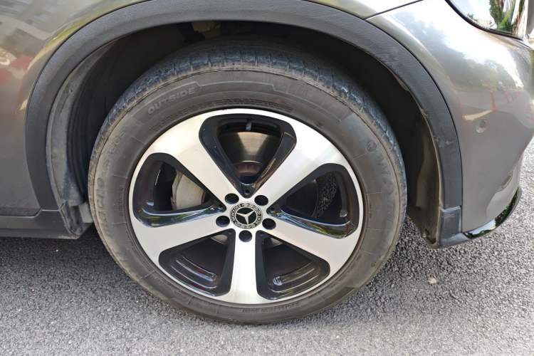 Used Mercedes-Benz GLC Coupe 2019 Facelift GLC 200 4MATIC Coupe SUV Right Front Wheel Hub