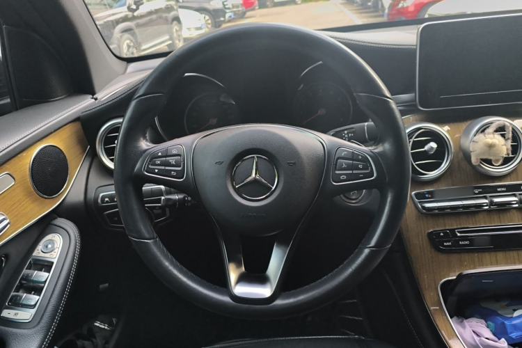 Used Mercedes-Benz GLC Coupe 2019 Facelift GLC 260 4MATIC Coupe SUV Steering Wheel
