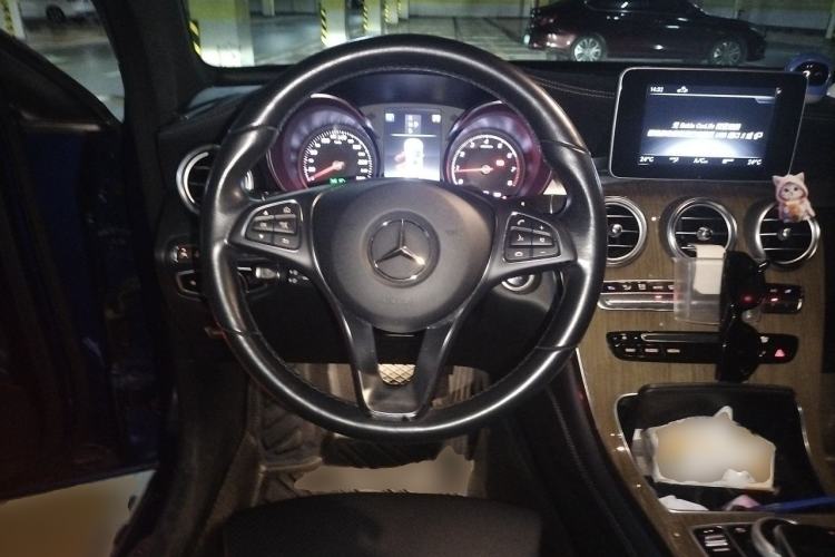 Used Mercedes-Benz GLC Coupe 2019 GLC 260 4MATIC Coupe SUV Steering Wheel