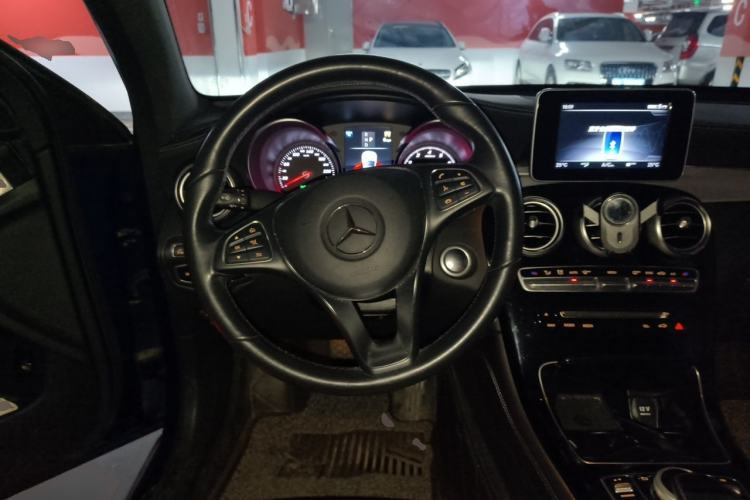 Used Mercedes-Benz GLC Coupe 2019 Facelift GLC 200 4MATIC Coupe SUV Steering Wheel