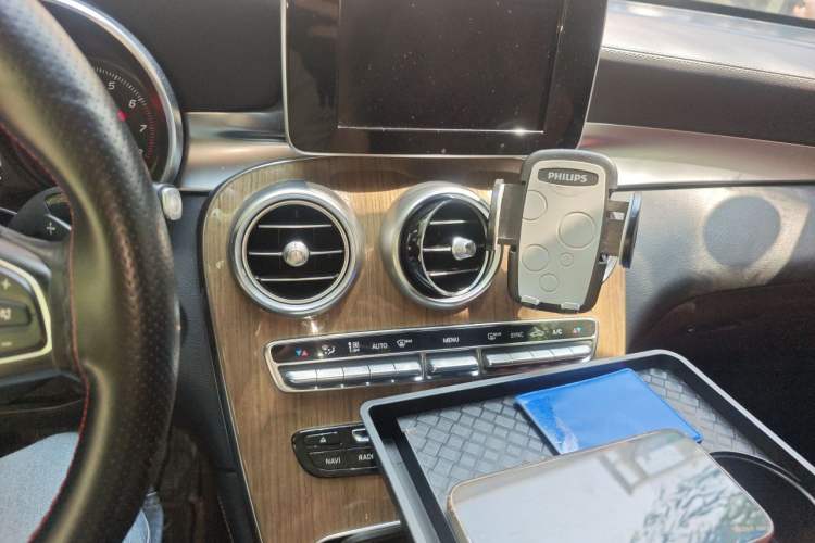 Used Mercedes-Benz GLC Coupe 2019 Facelift GLC 260 4MATIC Coupe SUV Audio And AC Panel