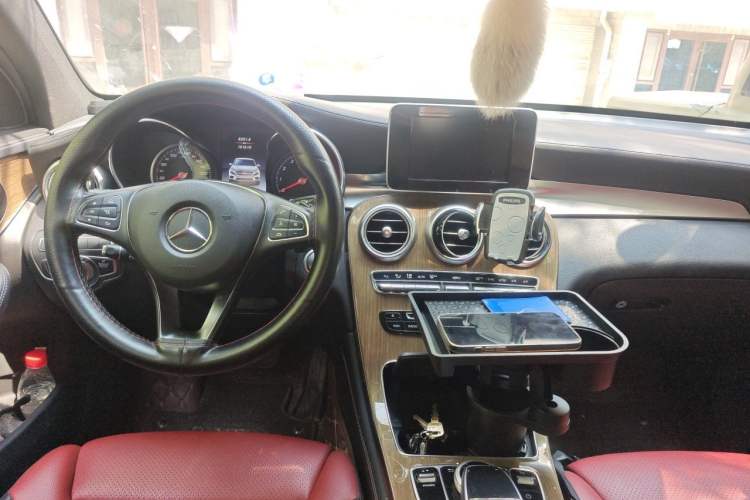 Used Mercedes-Benz GLC Coupe 2019 Facelift GLC 260 4MATIC Coupe SUV Center Console