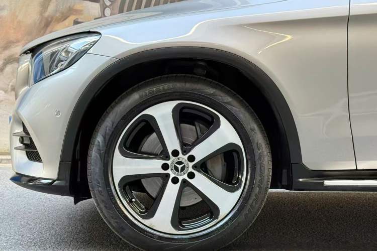 Used Mercedes-Benz GLC Coupe 2019 GLC 200 4MATIC Coupe SUV Exterior 3
