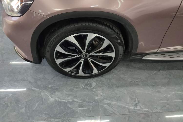 Used Mercedes-Benz GLC Coupe 2019 Facelift GLC 260 4MATIC Coupe SUV Exterior 3