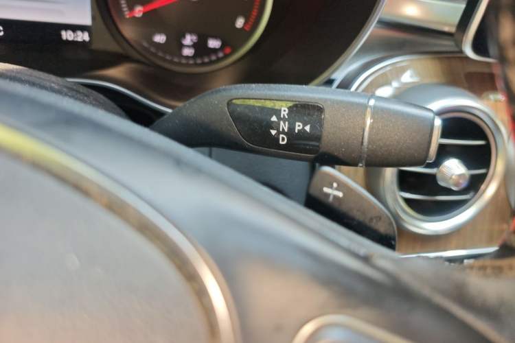 Used Mercedes-Benz GLC Coupe 2019 Facelift GLC 260 4MATIC Coupe SUV Gear Lever