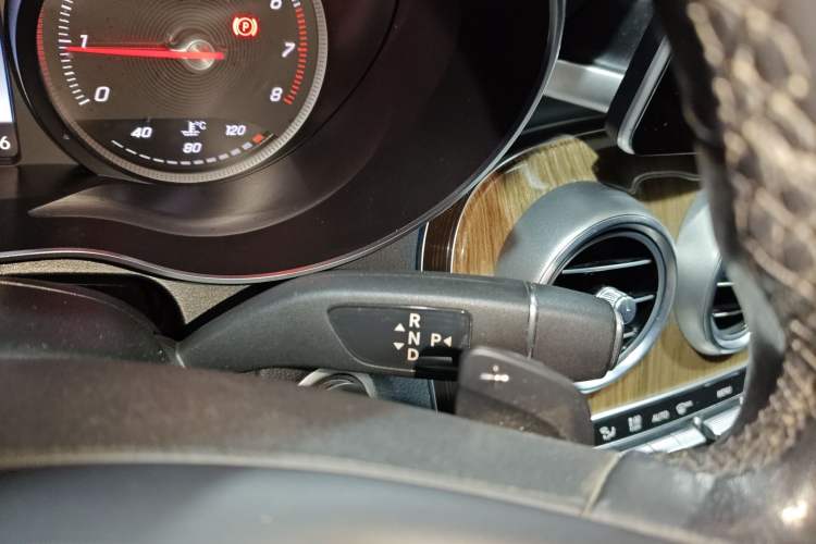 Used Mercedes-Benz GLC Coupe 2019 GLC 260 4MATIC Coupe SUV Gear Lever