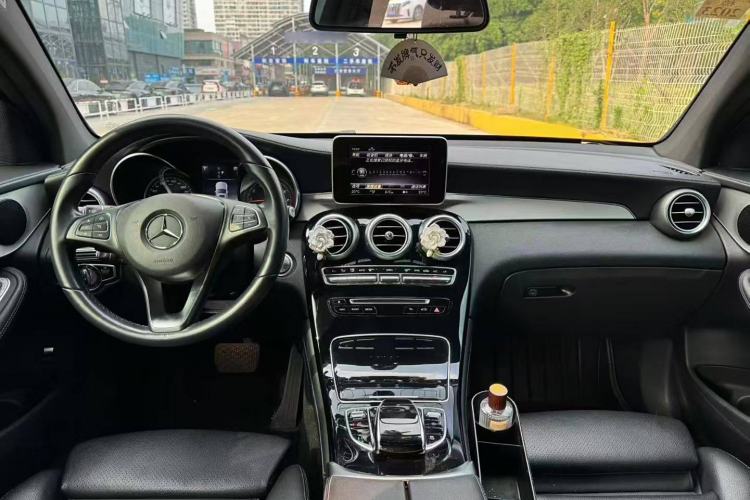 Used Mercedes-Benz GLC Coupe 2019 GLC 200 4MATIC Coupe SUV Interior 1