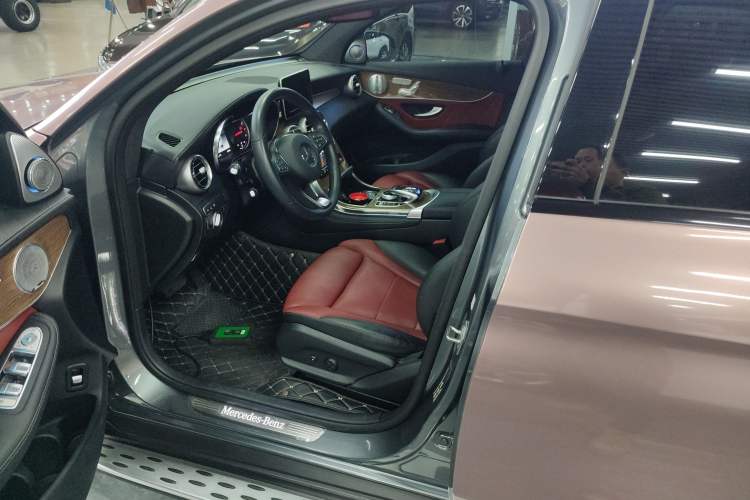 Used Mercedes-Benz GLC Coupe 2019 Facelift GLC 260 4MATIC Coupe SUV Left Front Seat