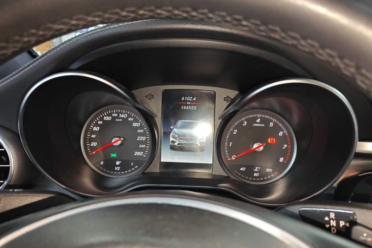 Used Mercedes-Benz GLC Coupe 2019 GLC 260 4MATIC Coupe SUV Odometer Close Up