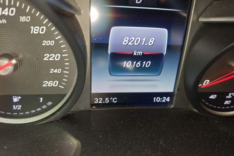 Used Mercedes-Benz GLC Coupe 2019 Facelift GLC 260 4MATIC Coupe SUV Odometer Close Up