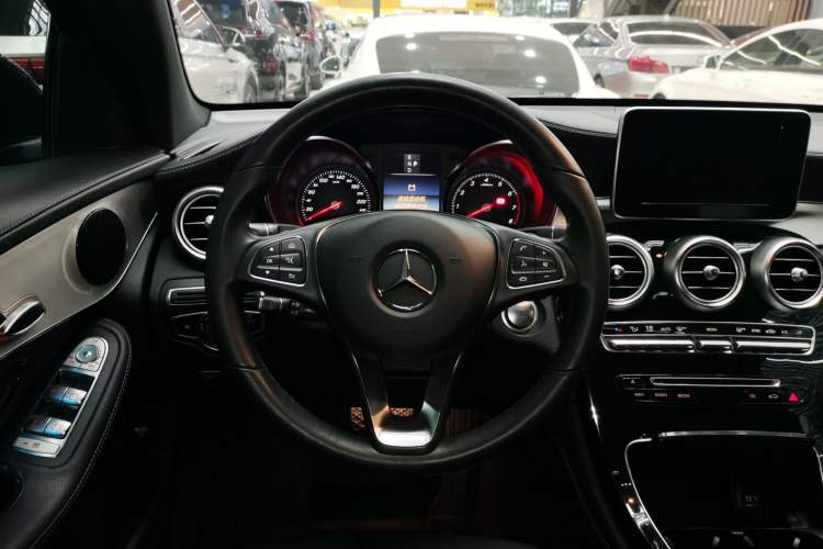Used Mercedes-Benz GLC Coupe 2019 GLC 200 4MATIC Coupe SUV Steering Wheel