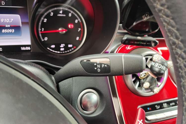 Used Mercedes-Benz GLC Coupe 2019 Facelift GLC 260 4MATIC Coupe SUV Gear Lever