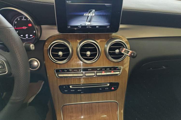 Used Mercedes-Benz GLC Coupe 2019 GLC 260 4MATIC Coupe SUV Audio And AC Panel