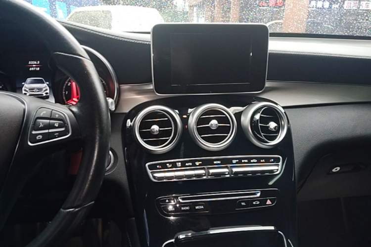 Used Mercedes-Benz GLC Coupe 2019 GLC 200 4MATIC Coupe SUV Audio And AC Panel