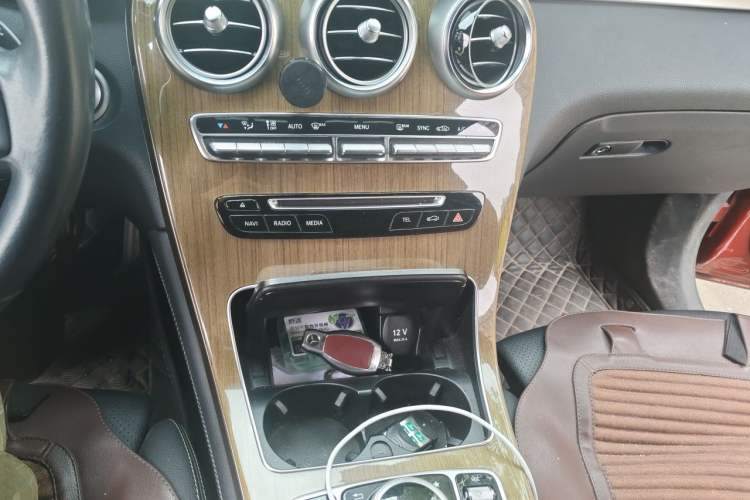 Used Mercedes-Benz GLC Coupe 2019 Facelift GLC 260 4MATIC Coupe SUV Audio And AC Panel