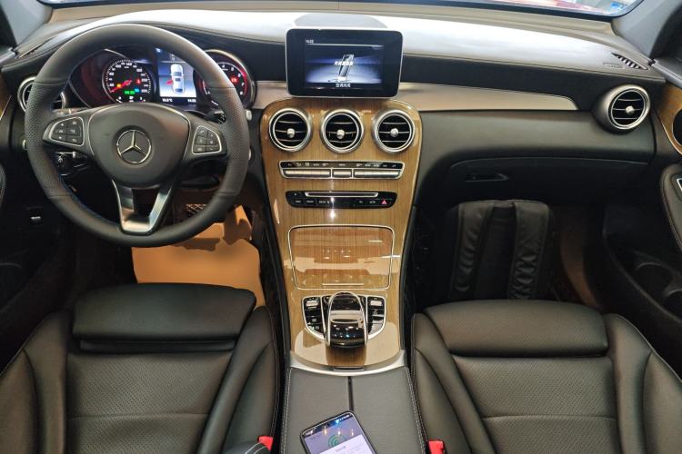 Used Mercedes-Benz GLC Coupe 2019 GLC 260 4MATIC Coupe SUV Center Console