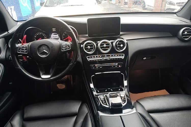 Used Mercedes-Benz GLC Coupe 2019 GLC 200 4MATIC Coupe SUV Center Console
