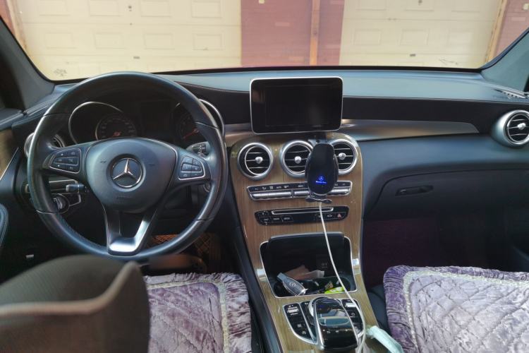 Used Mercedes-Benz GLC Coupe 2019 GLC 260 4MATIC Coupe SUV Center Console
