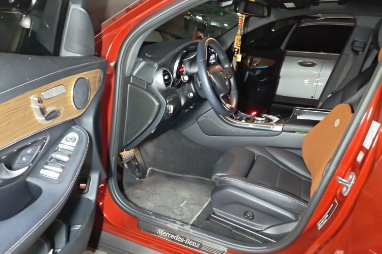 Used Mercedes-Benz GLC Coupe 2019 GLC 260 4MATIC Coupe SUV Driver Seat