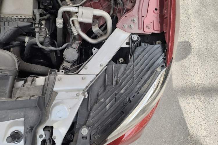 Used Mercedes-Benz GLC Coupe 2019 GLC 200 4MATIC Coupe SUV Engine Bay Left