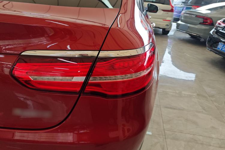 Used Mercedes-Benz GLC Coupe 2019 GLC 260 4MATIC Coupe SUV Exterior 3