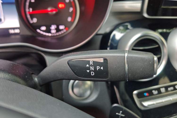 Used Mercedes-Benz GLC Coupe 2019 Facelift GLC 200 4MATIC Coupe SUV Gear Lever