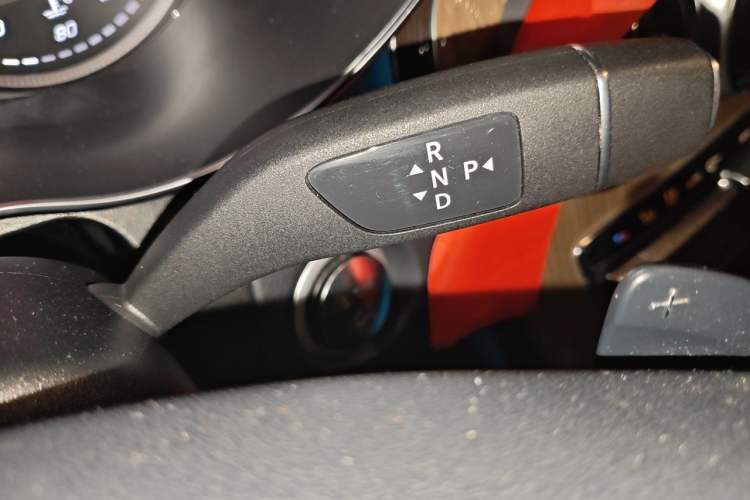 Used Mercedes-Benz GLC Coupe 2019 GLC 260 4MATIC Coupe SUV Gear Lever
