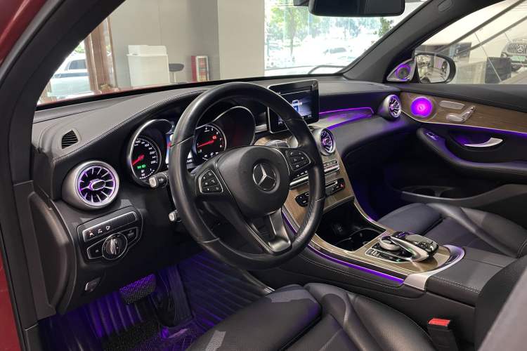 Used Mercedes-Benz GLC Coupe 2019 GLC 260 4MATIC Coupe SUV Interior 1
