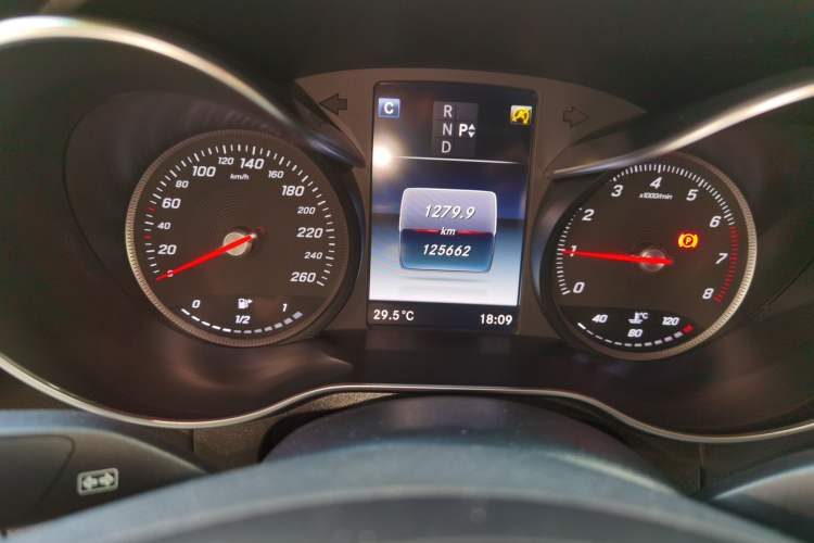 Used Mercedes-Benz GLC Coupe 2019 GLC 260 4MATIC Coupe SUV Odometer Close Up
