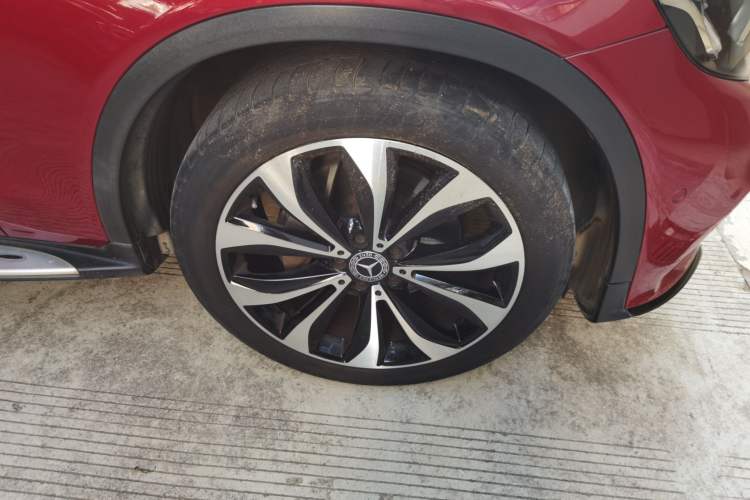Used Mercedes-Benz GLC Coupe 2019 GLC 260 4MATIC Coupe SUV Right Front Wheel Hub