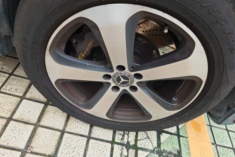 Used Mercedes-Benz GLC Coupe 2019 GLC 200 4MATIC Coupe SUV Right Front Wheel Hub