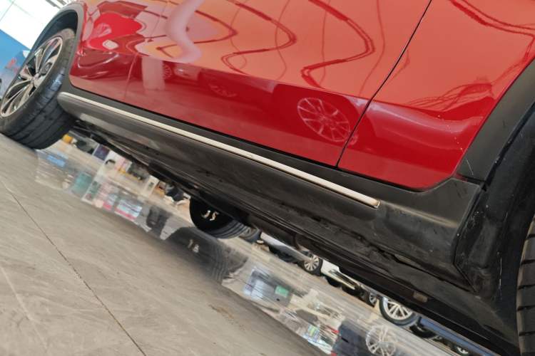 Used Mercedes-Benz GLC Coupe 2019 GLC 260 4MATIC Coupe SUV Right Side Sill