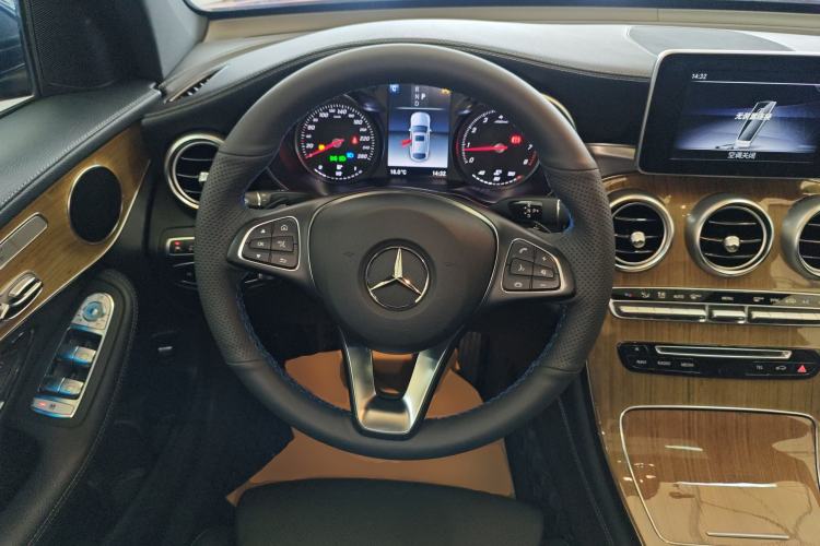 Used Mercedes-Benz GLC Coupe 2019 GLC 260 4MATIC Coupe SUV Steering Wheel