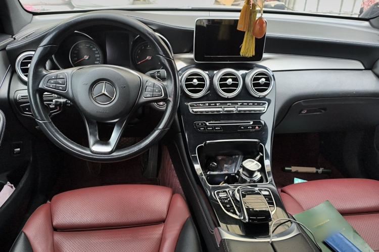 Used Mercedes-Benz GLC Coupe 2019 GLC 200 4MATIC Coupe SUV Center Console