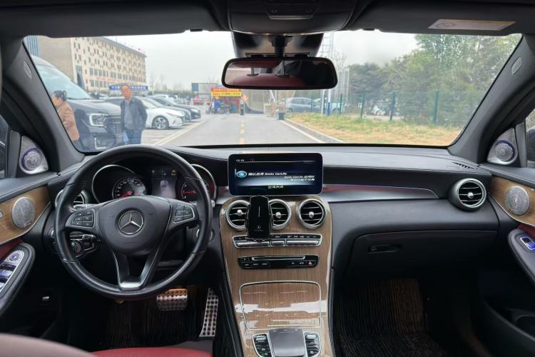 Used Mercedes-Benz GLC Coupe 2019 GLC 260 4MATIC Coupe SUV Interior 1