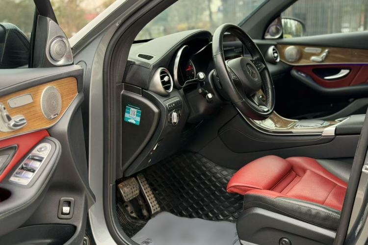 Used Mercedes-Benz GLC Coupe 2019 GLC 260 4MATIC Coupe SUV Interior 2