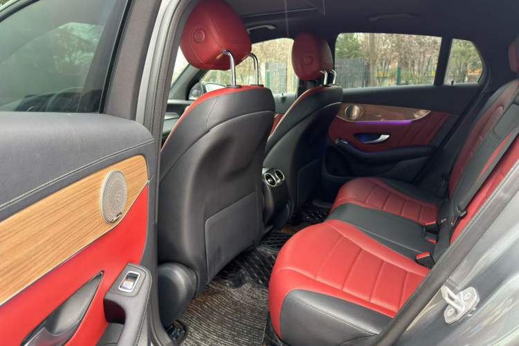 Used Mercedes-Benz GLC Coupe 2019 GLC 260 4MATIC Coupe SUV Interior 3