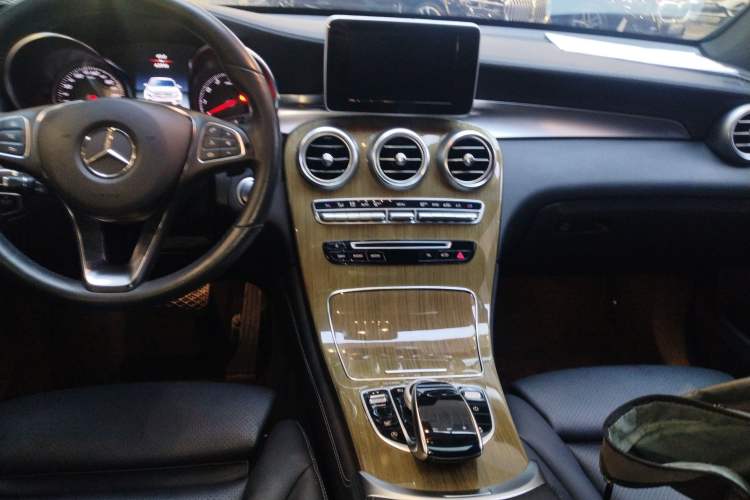 Used Mercedes-Benz GLC Coupe 2019 GLC 260 4MATIC Coupe SUV Audio And AC Panel