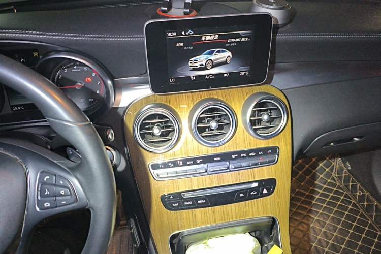 Used Mercedes-Benz GLC Coupe 2019 Facelift GLC 260 4MATIC Coupe SUV Audio And AC Panel