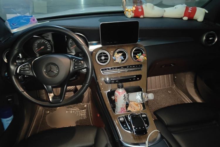 Used Mercedes-Benz GLC Coupe 2019 Facelift GLC 260 4MATIC Coupe SUV Center Console