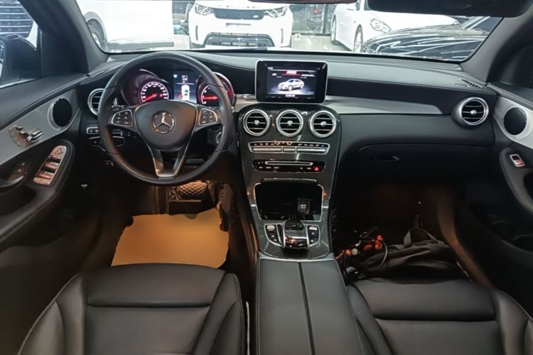 Used Mercedes-Benz GLC Coupe 2019 Facelift GLC 200 4MATIC Coupe SUV Center Console