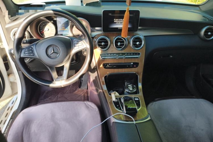 Used Mercedes-Benz GLC Coupe 2019 GLC 260 4MATIC Coupe SUV Center Console