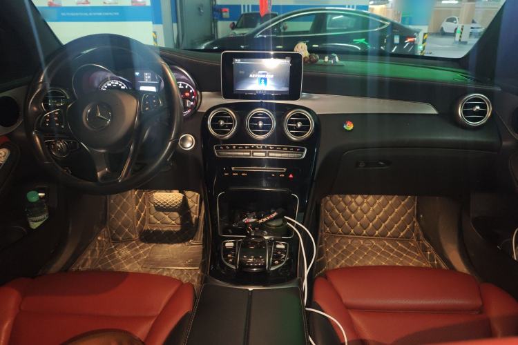 Used Mercedes-Benz GLC Coupe 2019 GLC 200 4MATIC Coupe SUV Center Console