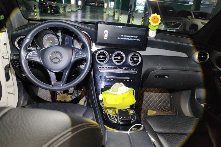 Used Mercedes-Benz GLC Coupe 2019 GLC 200 4MATIC Coupe SUV Center Console