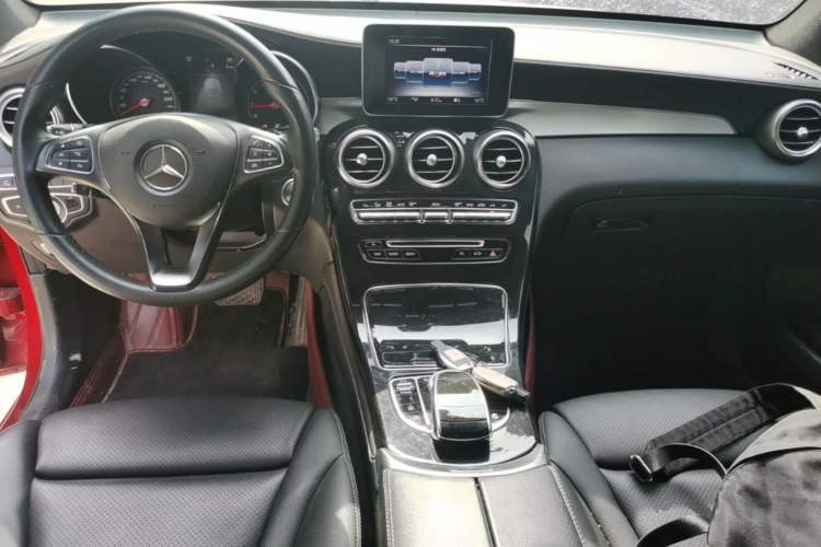 Used Mercedes-Benz GLC Coupe 2019 Facelift GLC 200 4MATIC Coupe SUV Center Console