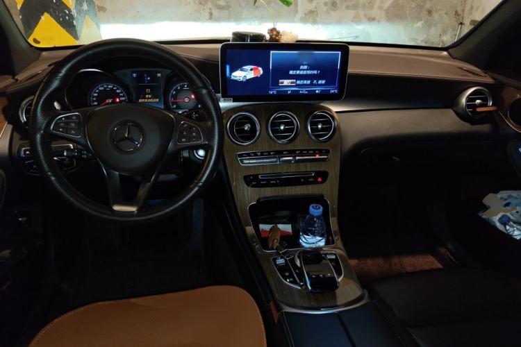 Used Mercedes-Benz GLC Coupe 2019 GLC 260 4MATIC Coupe SUV Center Console