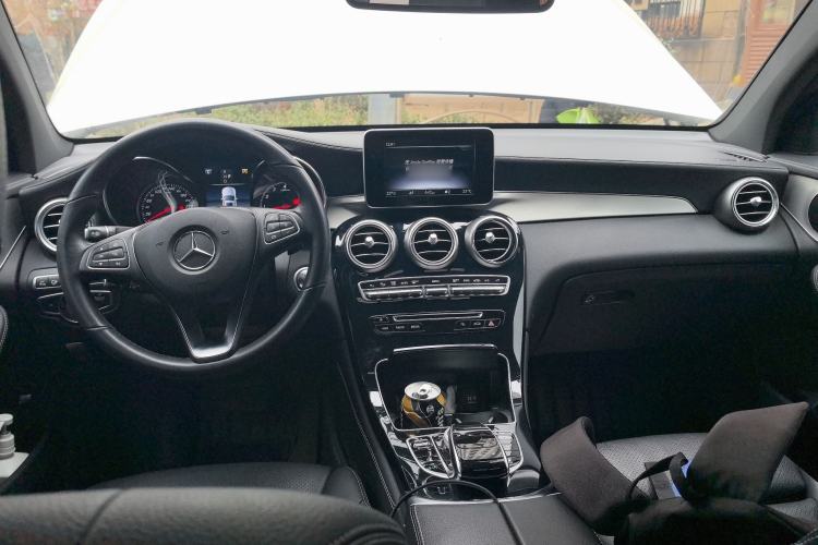 Used Mercedes-Benz GLC Coupe 2019 Facelift GLC 200 4MATIC Coupe SUV Center Console